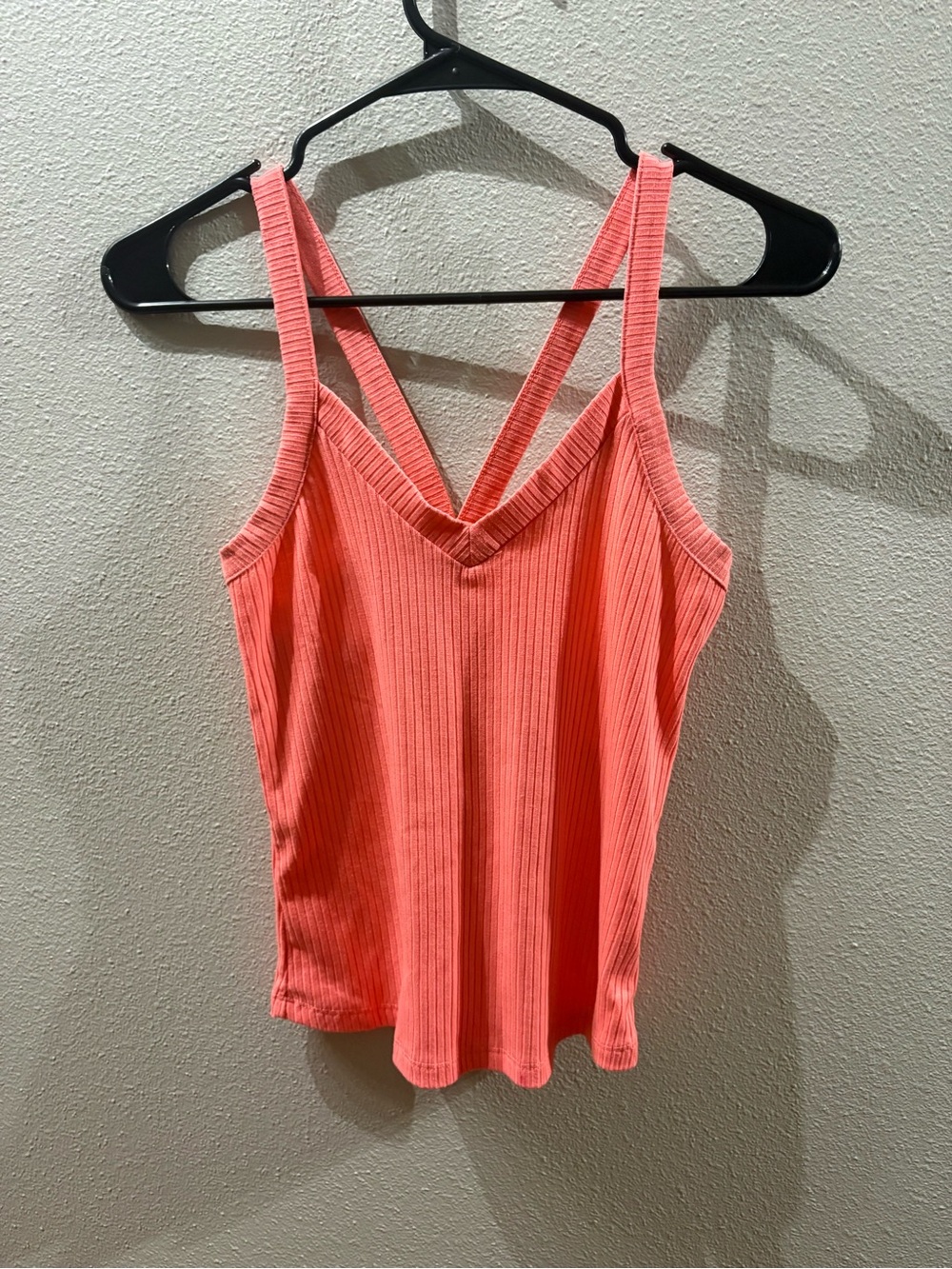 Zenana Bright Coral Pink Ribbed Strappy Cross Back V-Neck Tank Top Size Small